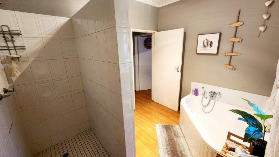 To Let 3 Bedroom Property for Rent in Safari Gardens North West